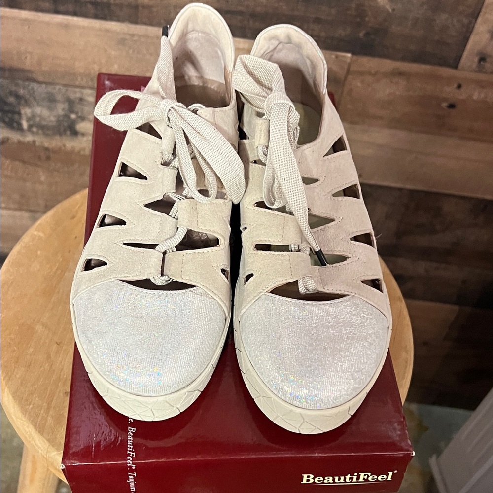 BeautiFeel Women's Cream and Silver Lace-Up Sneakers